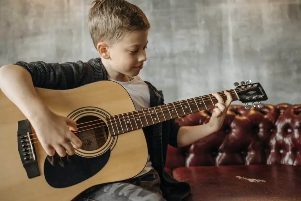 Determining The Age To Start Guitar Lessons