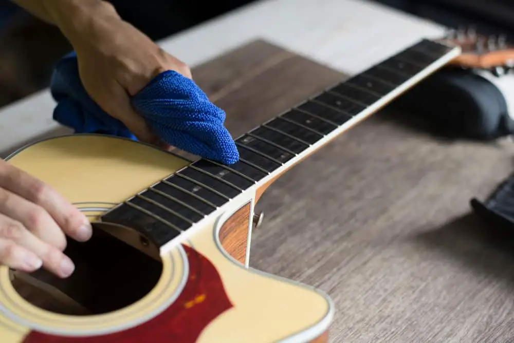 The Process Of Cleaning Your Acoustic Guitar Using Household Items