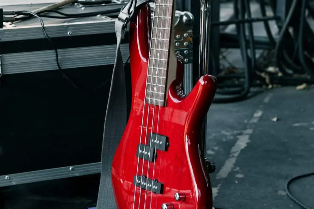 What Is A Bass Guitar, And What Are Its Features?