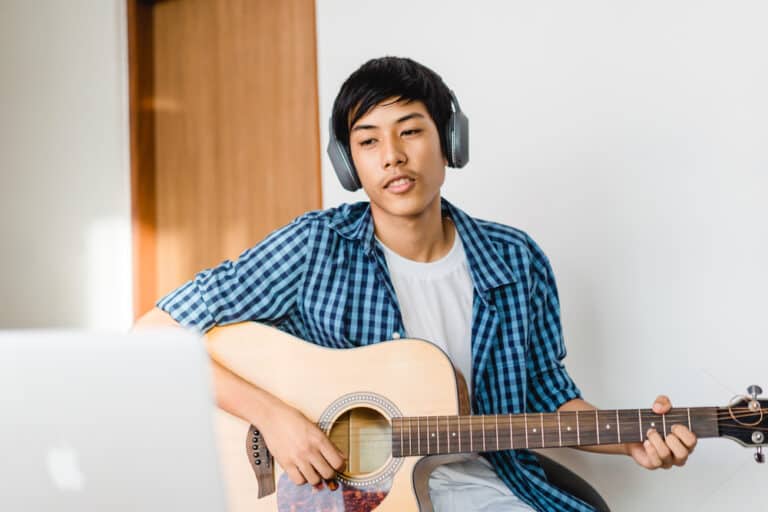 How To Learn Songs by Ear on Guitar StepbyStep Guide InstrumentGuys