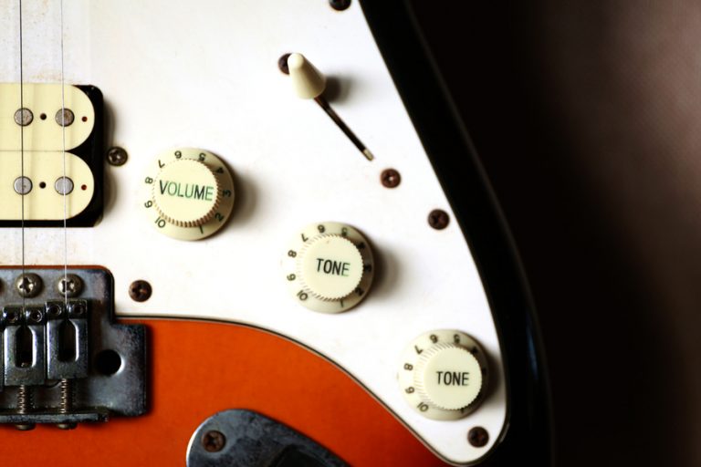 What Do the Knobs on a Guitar Do? (Easily Explained) InstrumentGuys
